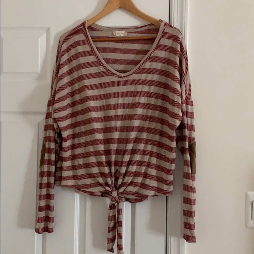 Long Sleeved Stripped Tie-Bottom Blouse